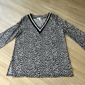 Michael By Michael Kors Black and White V-Neck Animal Print Long Sleeve Blouse